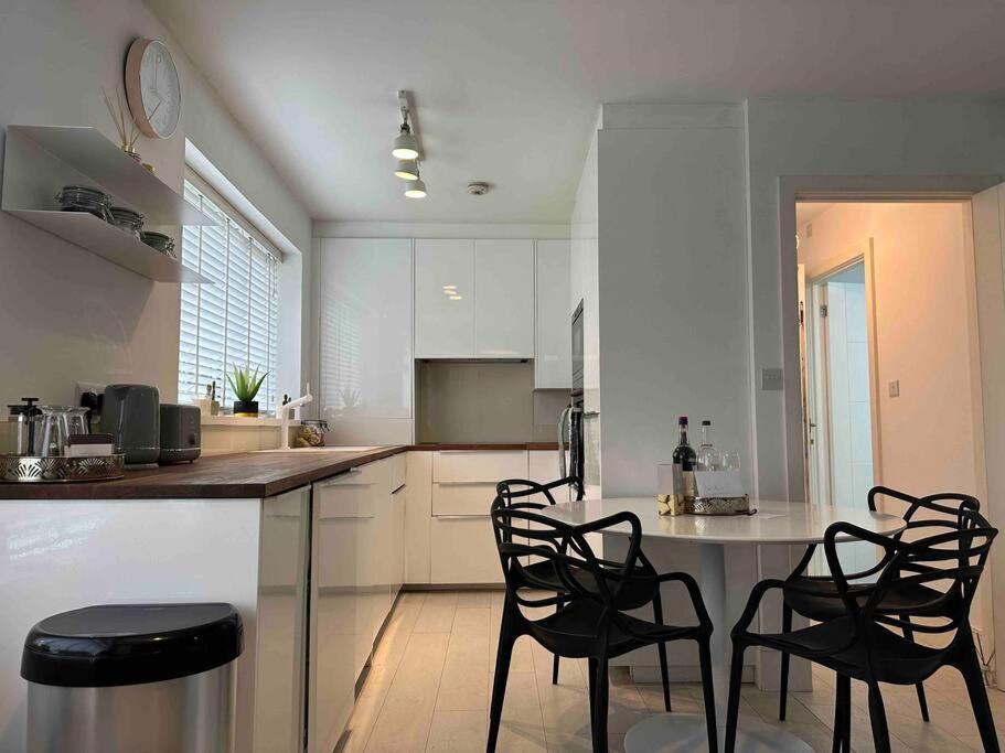 Chetwynd Paradise Apartment London Bagian luar foto