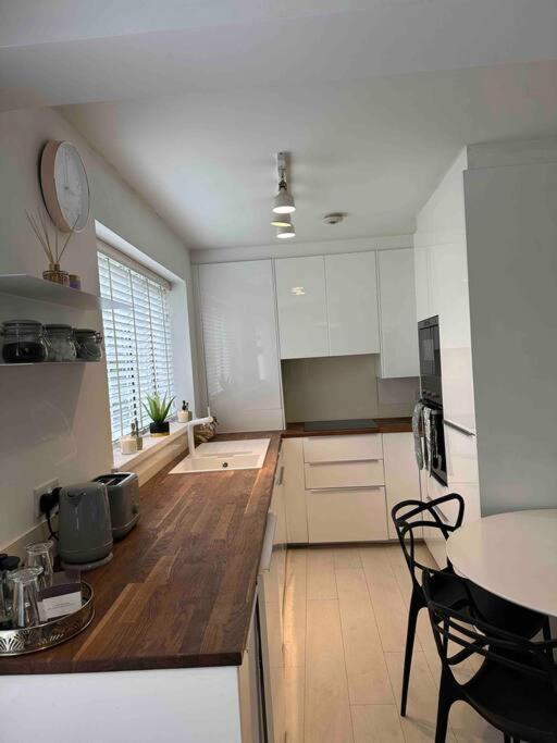 Chetwynd Paradise Apartment London Bagian luar foto